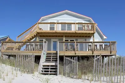 Image de Beach Barn - Nice 5br Oceanfront Home in Heart of Surf City