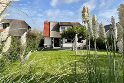Holiday home Buitenplaats 5 in Callantsoog. Suitable for 6 people with 3 bedrooms.