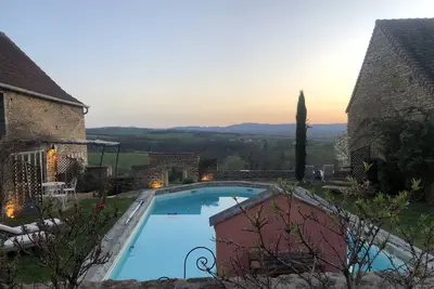 Image de Gîte Bellevue pour 6 personnes avec piscine et spa et vue sur la campagne