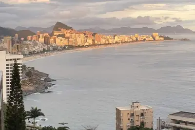 Image de Apartamento no Vidigal com Vista Panorâmica da Zona sul do Rio de Janeiro
