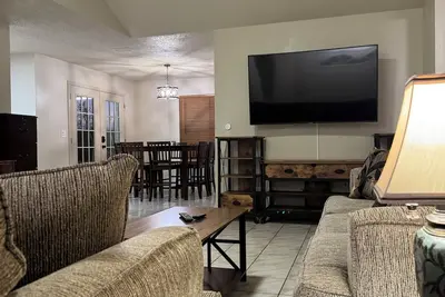 Image de Entire 4br 2 Ba Home with Pool Near Space X, Lng & Spi