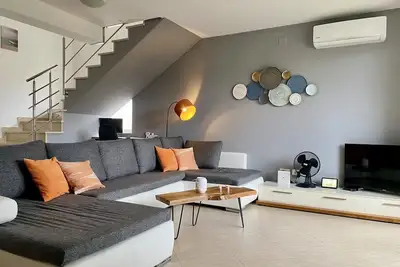 Image de Moderne und GroĂźzĂĽgige Maisonette 4-zimmer Wohnung