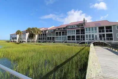 Image de Your riverfront beach escape~ Surf and Turf
