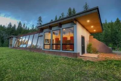 Image de Earthship Home in Big Sky