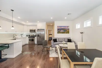 Image de • Stylish Chic Condo • Nyc@Fingertips-B-
