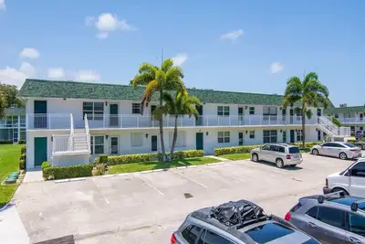 Image de Amazing Location, this 2/2 is in the center of it all!