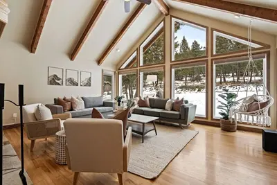 Image de Tranquil Pines | Hot Tub | Fire Pit | Playground