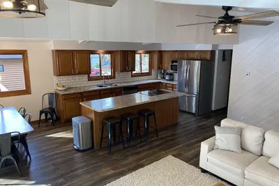 Image de Beautiful home is located on a quiet full recreation lake outside of Wild Rose.