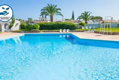 Image de Fantastic Townhouse, close to golf courses, 2 bedrooms, Wi-Fi, barbecue, and terrace