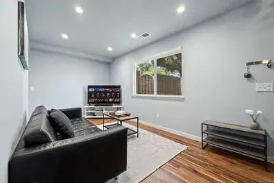 Image de Chic Retreat:3br/2ba Gem, near Uc Davis Med Center