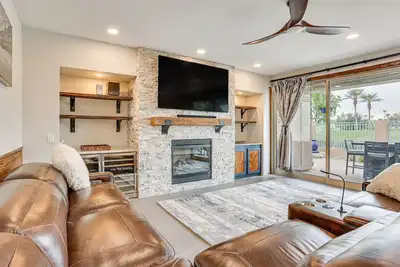 Image de Private Patio & Golf Course View: Goodyear Retreat