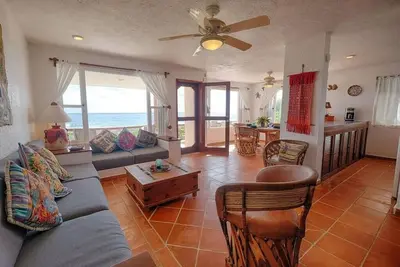 Image de Extraordinary Ocean Views - 2 bed / 2 bath and pool