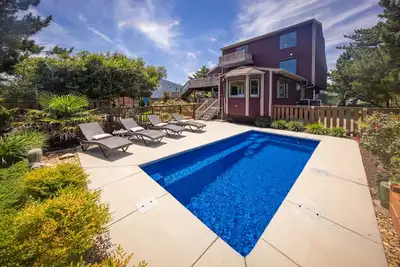Image de Sea Beauty- Must See 4 Bd/ 3 Bath Pool! Bch Access!
