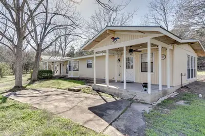 Image de Charming Austin Home on 2 Acres: Bbq & Yard!