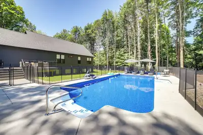 Image de Fennville Vacation Rental: Seasonal Heated Pool!