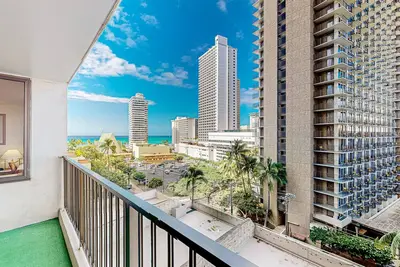 Image de Ninth-floor condo - walk to Waikiki beaches
