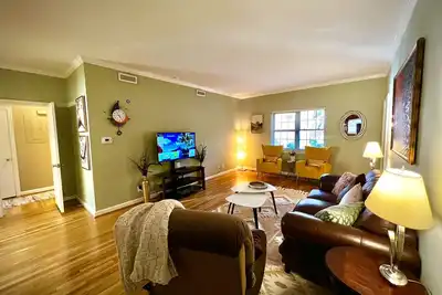 Image de 💖Cozy n Serene Buckhead Condo✨ - Where Affordability Meets Comfort 😌\n