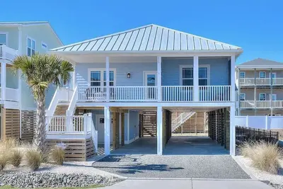 Image de Beautiful Beach Vacation Home just 2 blocks from Beach Access!