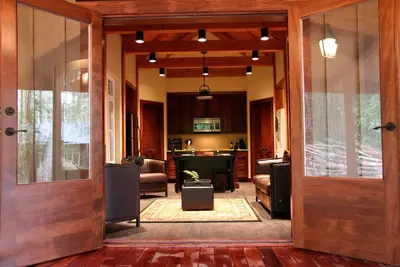 Image de Contemporary Cottage with Private Forest Backyard. Steps to Sea & Pet-Friendly!