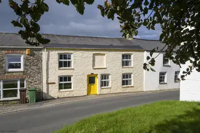 Image de April Cottage -  a cottage that sleeps 6 guests  in 3 bedrooms