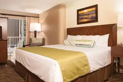 Image de 1 Bedroom Deluxe Lower Level - Club Wyndham at Waikiki Beach Walk