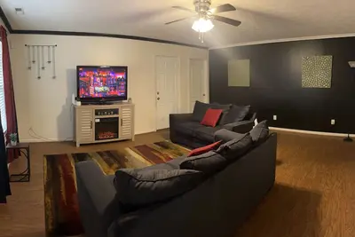 Image de Stay in a cozy downtown cottage within 5 mi of I-95, Hwy 301 & Nc Hwy 87!