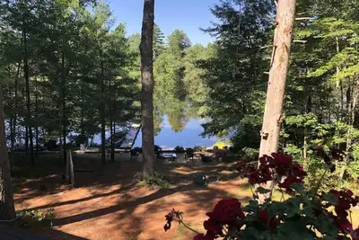 Image de A few great summer weeks still available! ! Lake Ossipee Waterfront Home.