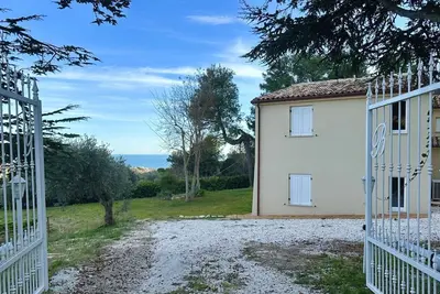 Image de Casale Écru - Sirolo, splendid farmhouse with garden and sea view