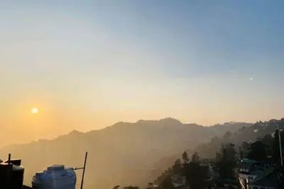 Image de Room 7 - Hill view Doon view city view