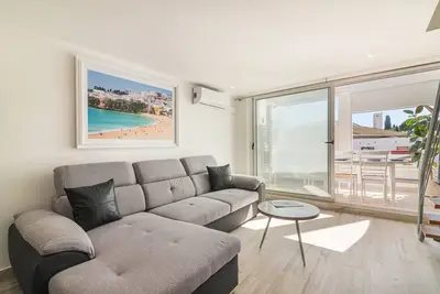 Image de Appartement 'With Pool T2 Duplex Montechoro' avec piscine partagée, Wi-Fi et climatisation