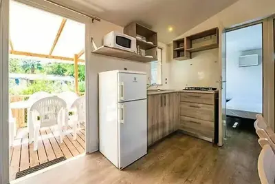 Image de Mobil-home | Classic | 3 Ch. | 6 pers. | Terrasse surélevée