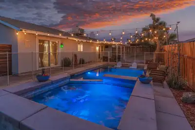 Image de Desert Boho House- 3 Bedroom Home W/ Pool + Hottub