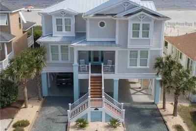 Image de Hobbs Realty - Oceanfront Luxury Home with Private Heated Pool and Elevator