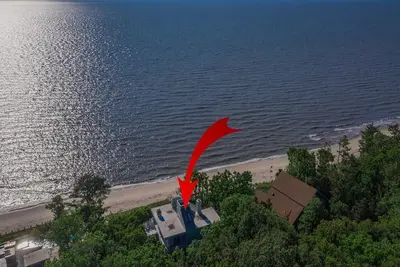 Image de Water Front Property with Customized Pool and Spa with private access to the Delaware Bay