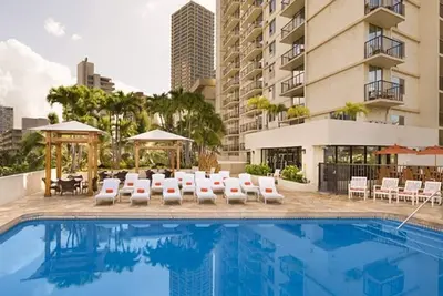 Image de No extra fees, 12pm check-in 4pm checkout, parking & valet included!