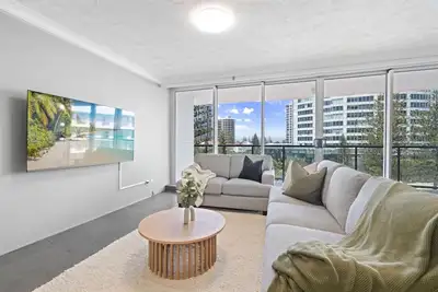 Image de The Peninsula - Beachfront 2 Bedroom unit with Pool, Parking, Gym, Tennis Court!