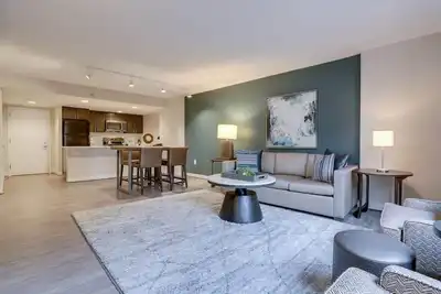 Image de Sojourn  Courtland Towers w/ Private Balcony