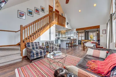 Image de Poconos Hideaway in Arrowhead Lake w\/ Game Room!