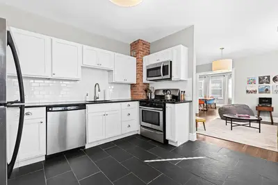 Image de Sleeps 9! Beautiful, Centrally Located Double Duplex in West Village!