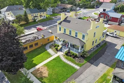 Image de 16 Guests | Wedding Venues 5 Mins | Canandaigua