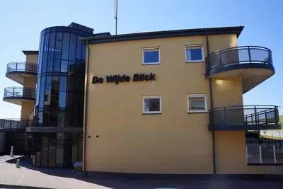 Image de Apartment Wijde Blick Xl in Callantsoog. Suitable for 16 people with 8 bedrooms.