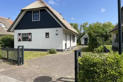 Image de Holiday home Buitenplaats 108 in Callantsoog. Suitable for 7 people with 3 bedrooms.