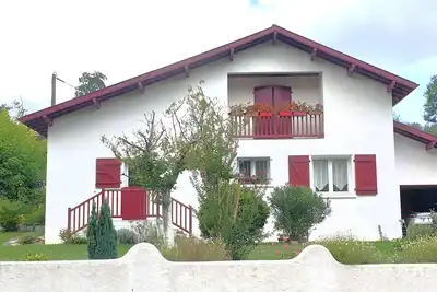 Image de Maison de caractère à Briscous: 4 chambres, jardin, proche Bayonne et plages, idéal famille et randonnées