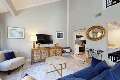 Nicely Appointed Two Bedroom Villa with Lagoon Views!