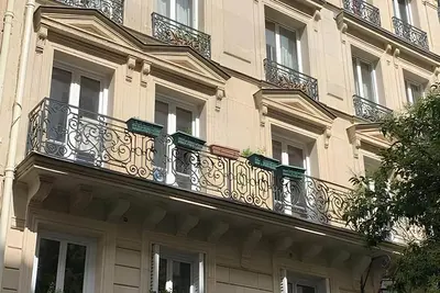 Image de Magnifique et spacieux appartement au 6ème étage immeuble haussmannien rénové