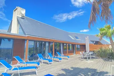 Image de Bretagne Sud Promo Superbe Villa Lumineuse, Piscine intérieure CHAUFFÉE, Vue Mer