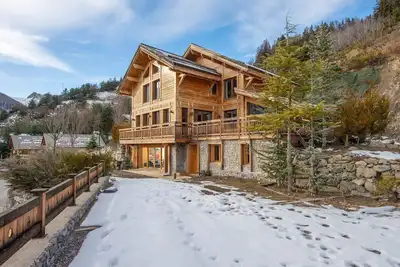 Image de Chalet Gemme - Magnifique chalet, piscine & sauna