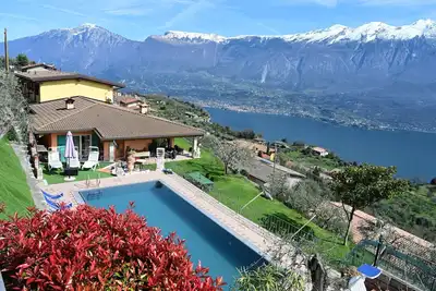 Image de Casa Elka Patio 3 Lake view