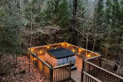 Image de The Unwinding Woods - Dog friendly cabin w\/ hot tub