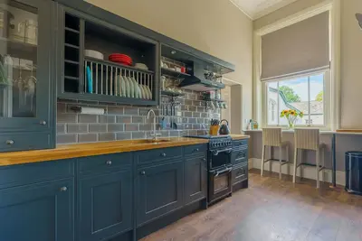 The Bakehouse, cosy ground floor studio apartment within a stately home